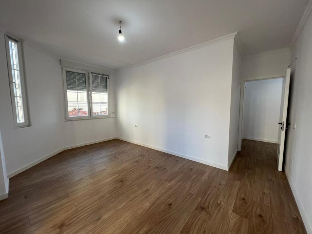 📣 SHITET Apartament 2+1 Me Depo Dhe Ballkon 📍 Prane Qendres 🛣️ Rruga e "Bogdaneve" ✨ 💶 Cmimi 255.000 Euro