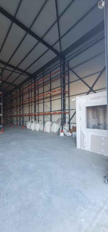 Store 800m2 for rent