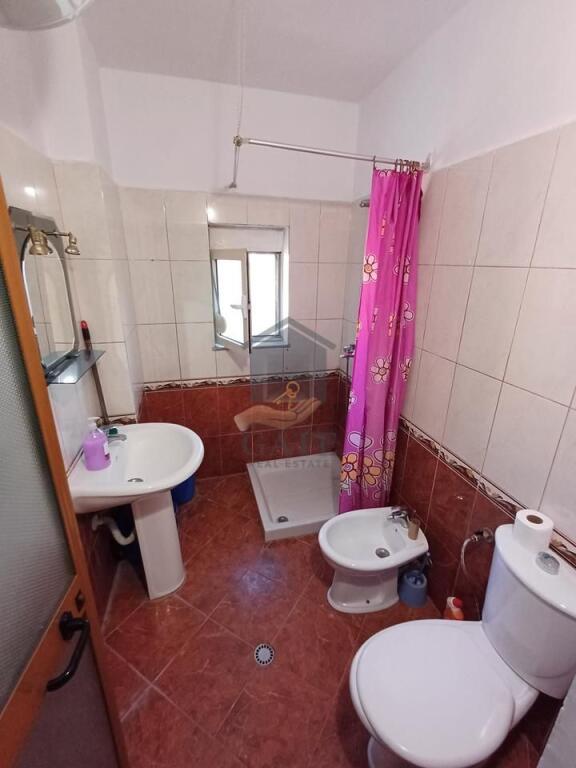 Shitet, Apartament 2+1+2, Ish Rajoni i Policise, Durres!