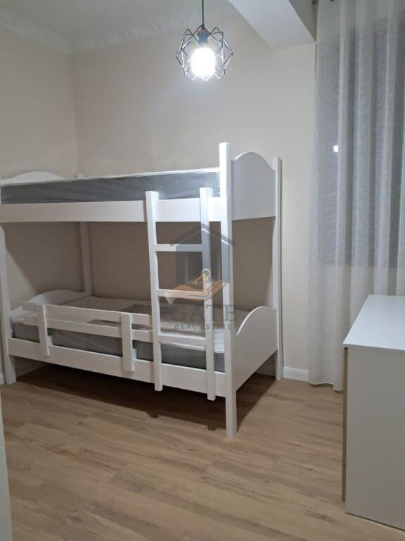 🏠 Shitet Apartament 2+1 me Kuzhinë të Veçuar – Plazh Iliria, Durrës