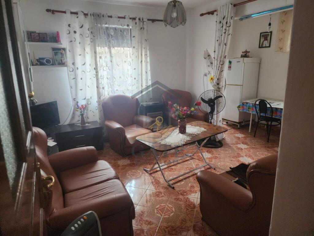 Shitet apartament 2+1 në Kavajë, pranë qendrës