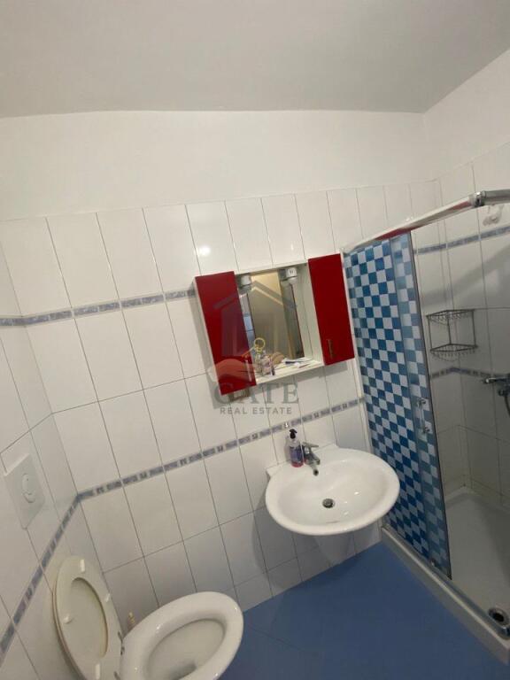 Jepet me Qira Apartament 1+1 Ura Dajlanit .