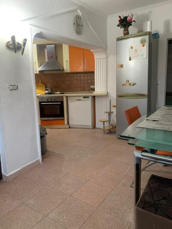 Apartment 1+1 for rent 35,000 Leke Pazari Ri