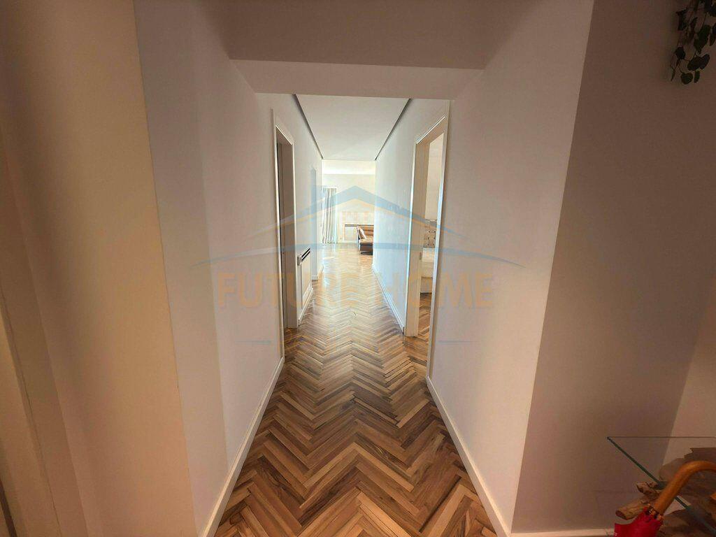 Shitet apartament+post parkimi Ambasador 3 , Air Albania Tirane