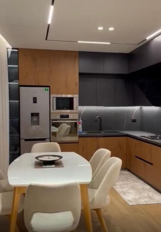 Apartament luksoz 2+1 per qira ne Astir