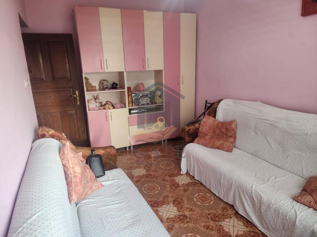 Shitet apartament 2+1 në Kavajë, pranë qendrës