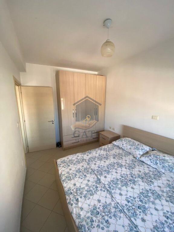 Jepet me Qira Apartament 1+1 Ura Dajlanit .