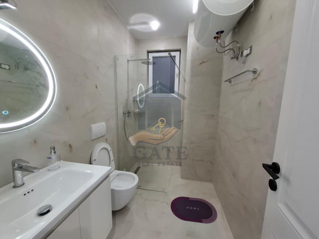 Shitet, Apartament 3+1+2+2, Prane Markates, Durres!