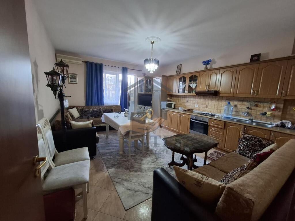 Apartament 2+1+2 Për Qira– Durrës (Pranë Hotel Adriatik)