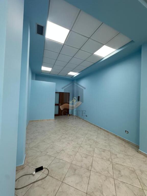 Ambient Biznesi për Qira – 46 m² – Kati 0 – Pranë Pallatit të Sportit, Durrës
