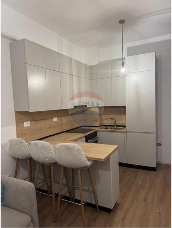 Apartament 1+1 me parkim per qira ne Fresk!