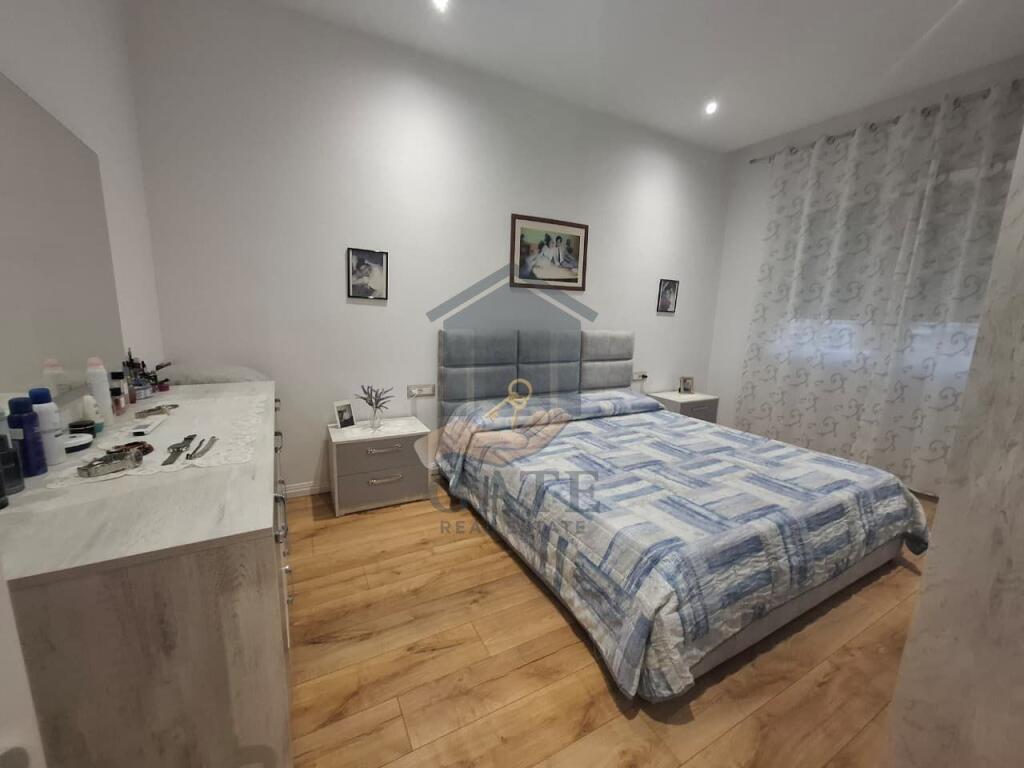 🏡 Shitet Apartament 2+1 + Garazh + Depo në Durrës, pranë Pallatit të Sportit