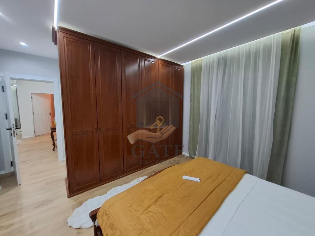 Shitet, Apartament 3+1+2+2, Prane Markates, Durres!