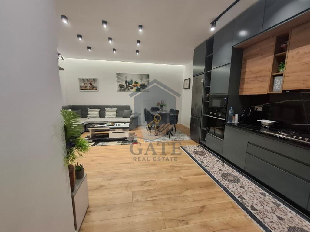 🏡 Shitet Apartament 2+1 + Garazh + Depo në Durrës, pranë Pallatit të Sportit