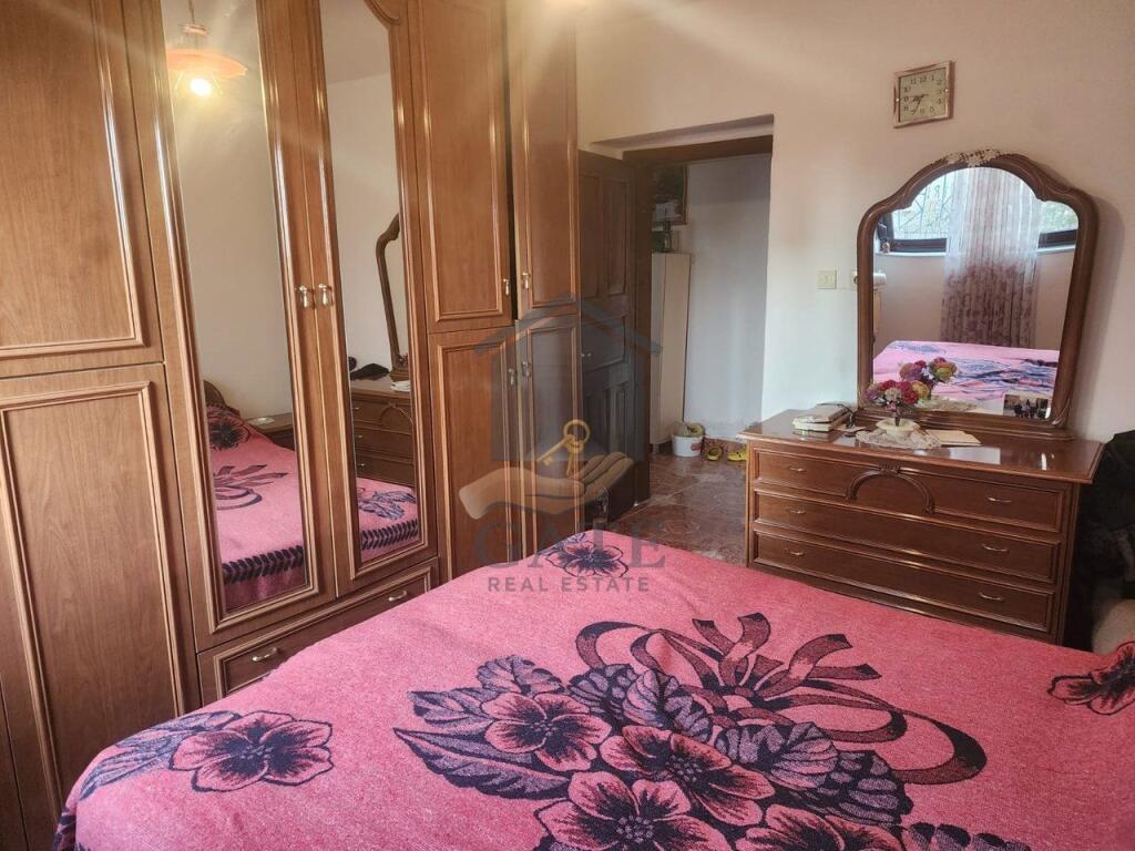 Shitet apartament 2+1 në Kavajë, pranë qendrës