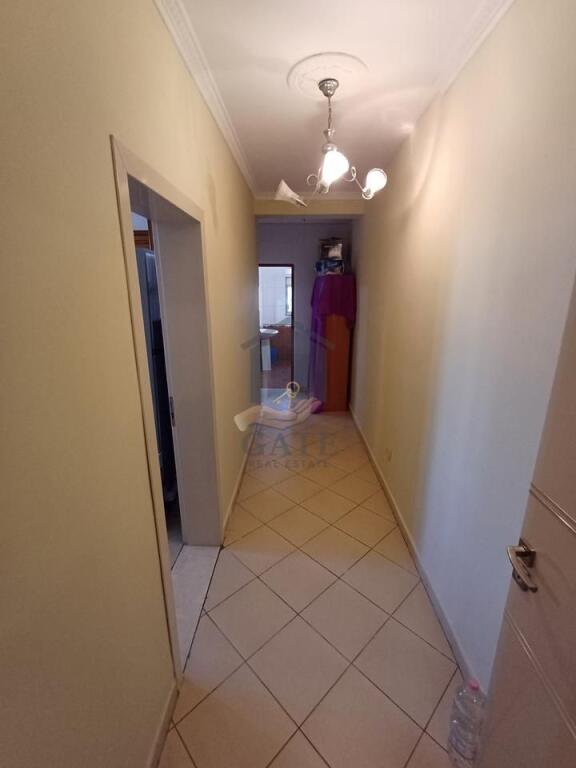 Shitet, Apartament 2+1+2, Ish Rajoni i Policise, Durres!