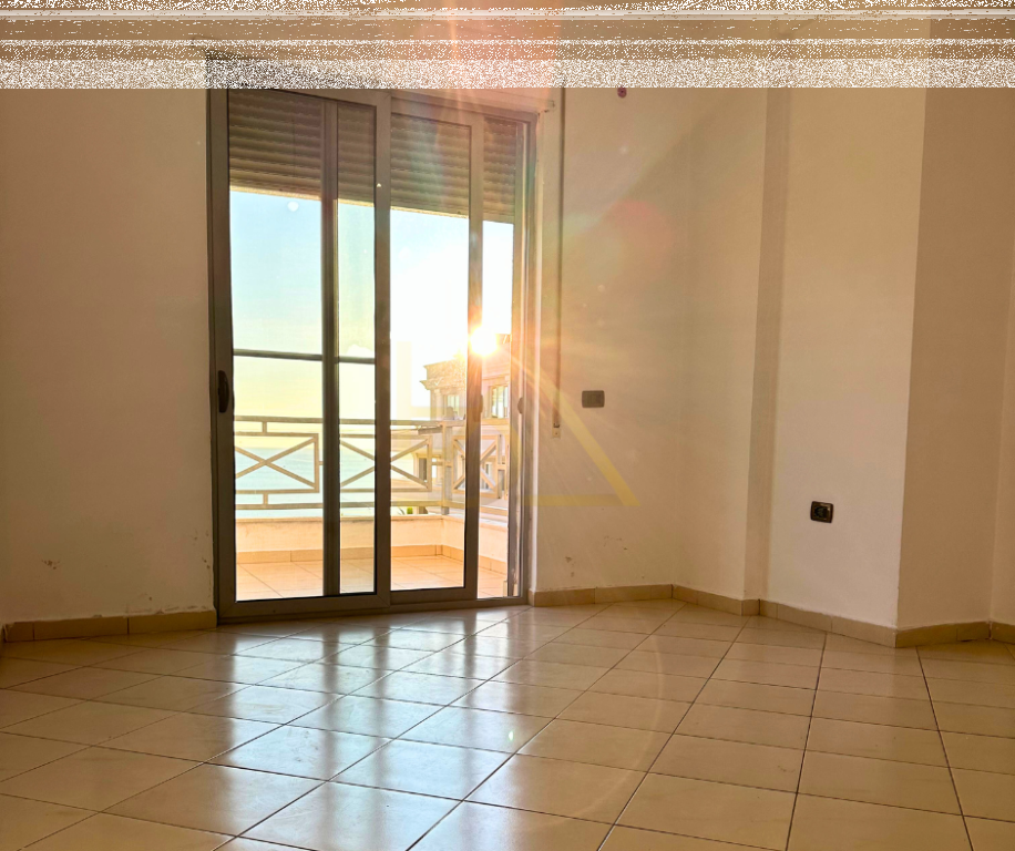 SUPER OKAZION – Shitet Apartament me Pamje nga Deti, Durrës