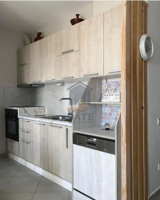 Jepet me Qira Apartament 1+1 Shkembi Kavajes