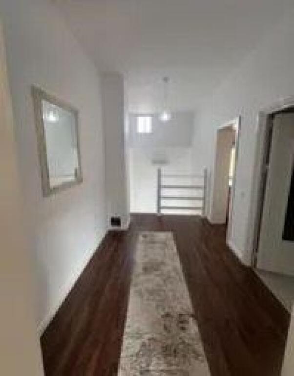 🏡 Vilë 3-katëshe me qira – Lundër, pranë TEG