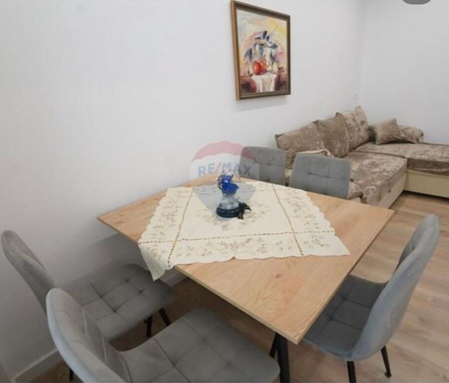 Appartamento in affitto 1+1 vicino al ristorante di Durazzo