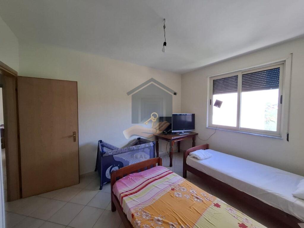 Shitet apartament 2+1 në Plazh Iliria, Durrës – Vetëm 200m nga deti!