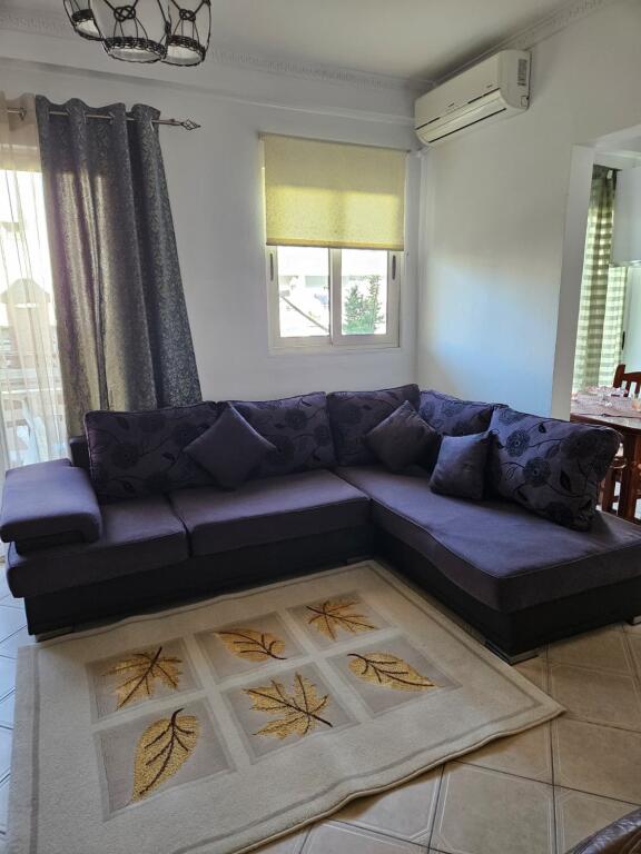 Jepet me qera apartament 1+1 te Kodra e Diellit!