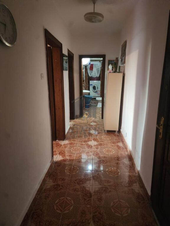 Shitet apartament 2+1 në Kavajë, pranë qendrës