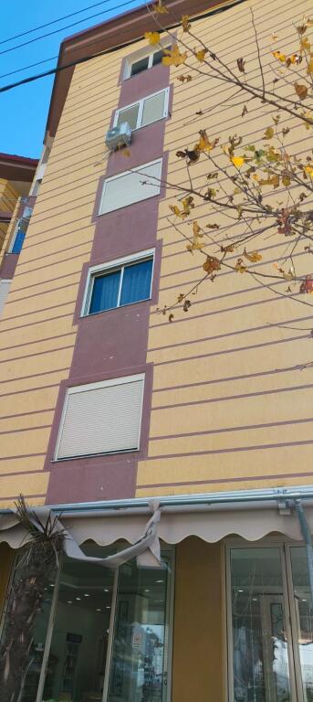 💥 Shitet apartament 2+1+1 ne zemer ❤ te Qytetit Kamez Tiranes