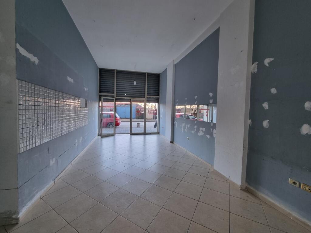 Negozio in affitto, Cabejt!