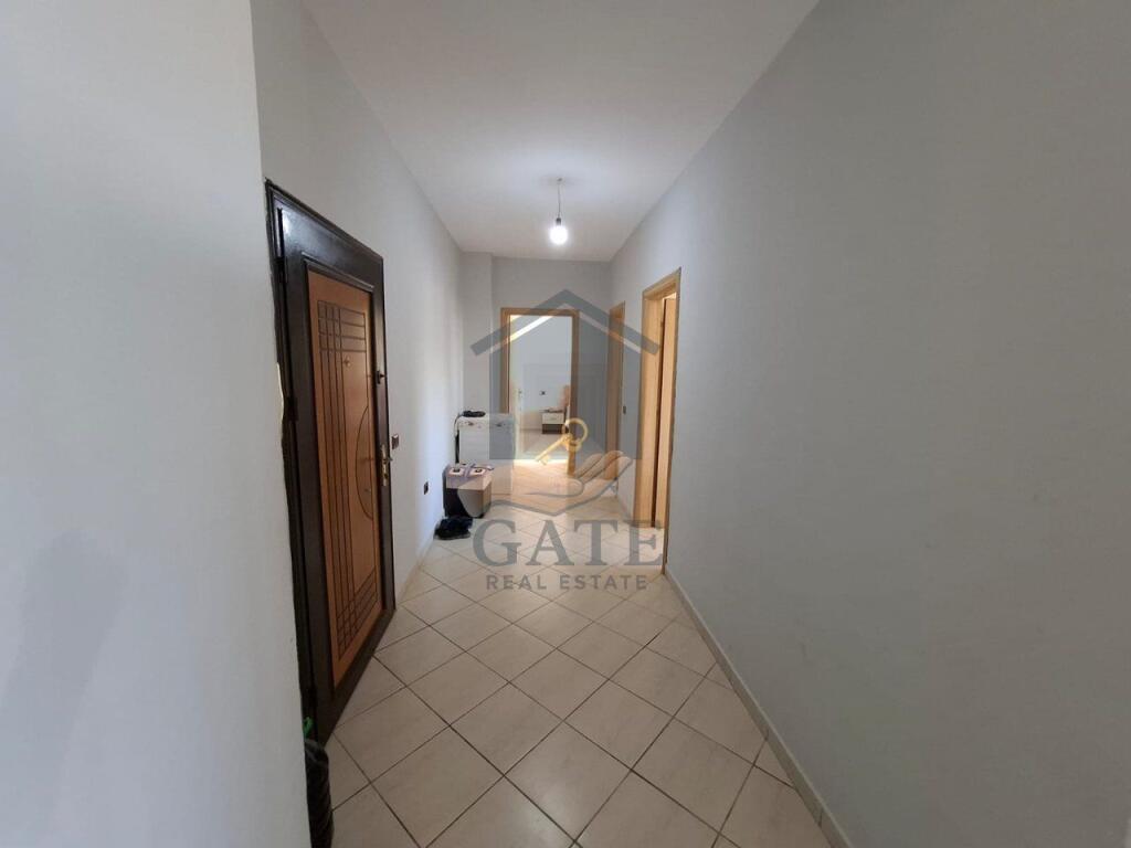 Shitet apartament 2+1 në Plazh Iliria, Durrës – Vetëm 200m nga deti!