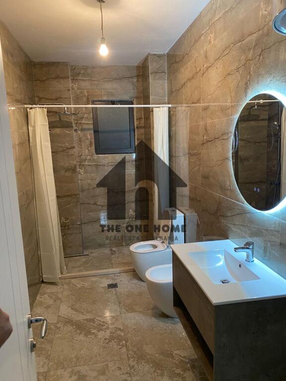 Qera Ap. 2+1+2 Bosh / Komune Parisit . Zyra &amp; Banim.