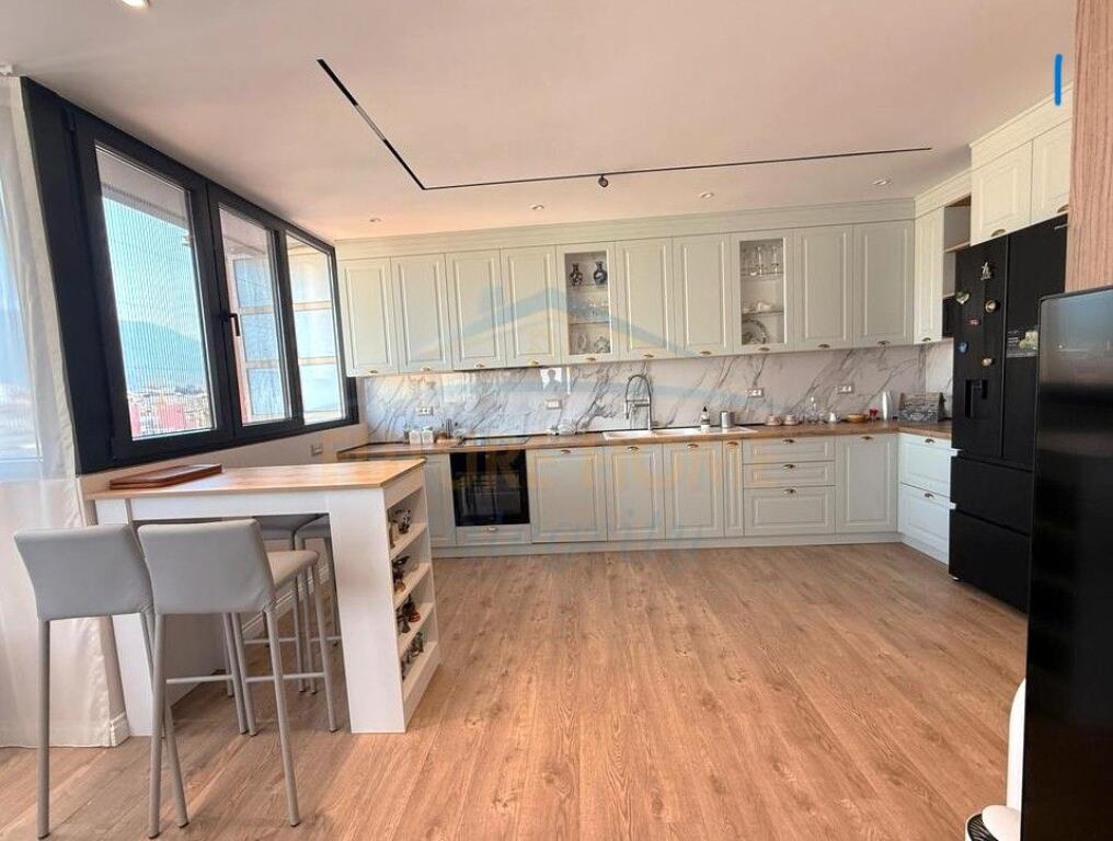 Apartament ne shitje 2+1+2+Depo, Rruga e Elbasanit, Tiranë.