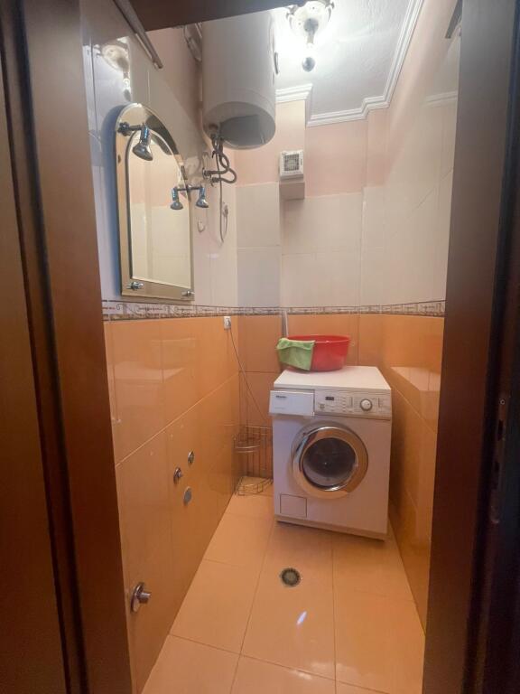 🏢Selvia, Via Isa Boletini, appartamento arredato 2+1 in affitto. 75.000 Leke      