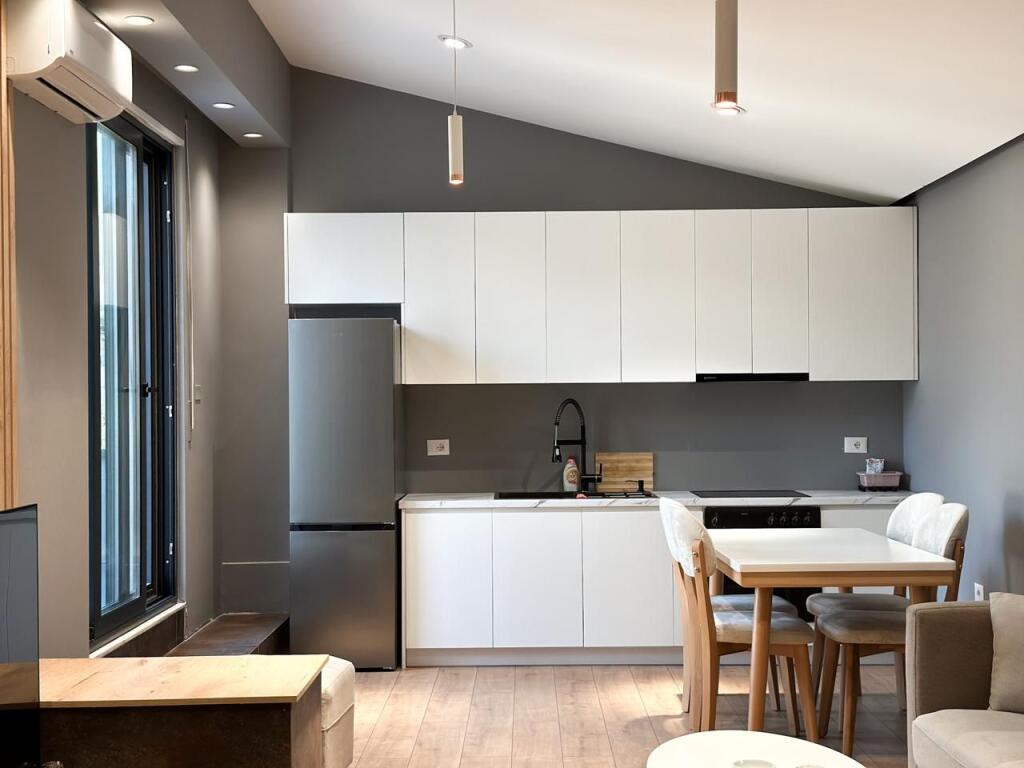 Appartamento 2+1 con veranda in vendita a Farkë