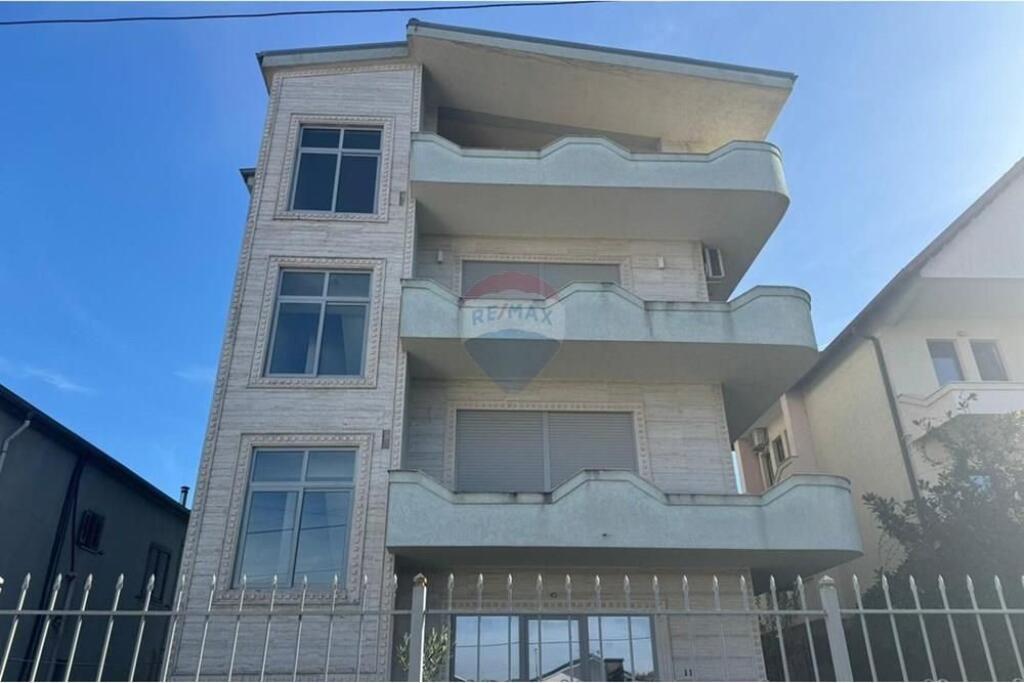4-STOREY VILLA FOR SALE IN KOMBINAT