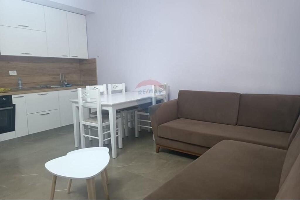 Apartament 1+1 me qira, Gjimnazi Partizani !