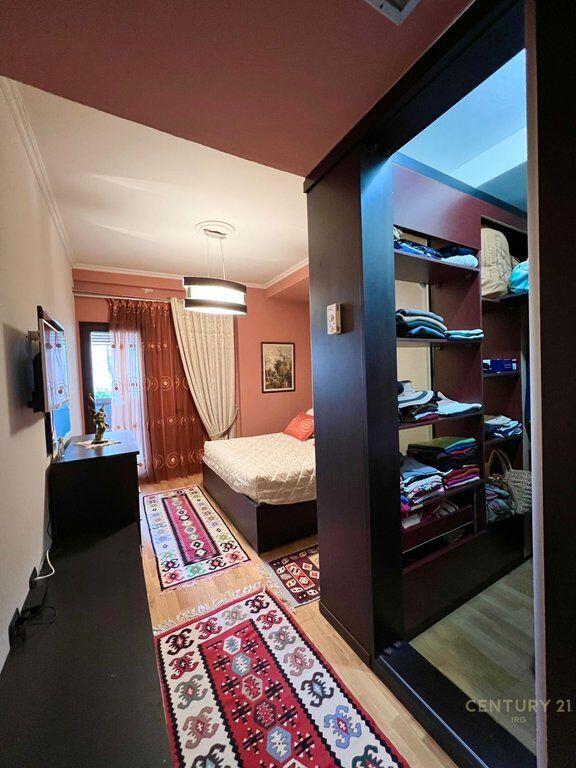 APARTMENT FOR SALE WITH VERANDA AT GARDA E REPUBLIKES