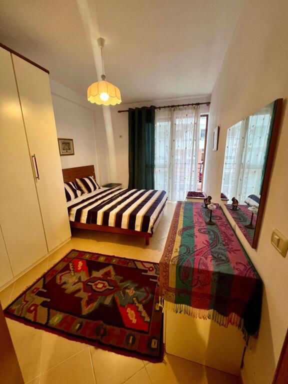 Jepet me Qera Apartament 1+1 ne Yzberisht