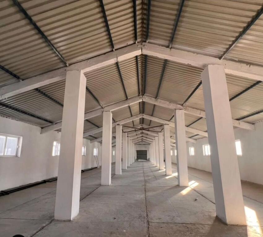 MAGAZZINO 1.120 M2 IN AFFITTO VAQARR