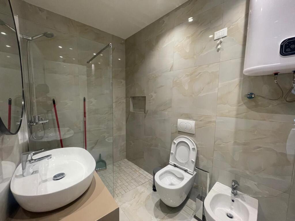 Office 2+1 for rent at Lake View