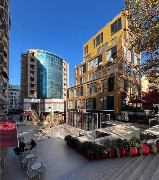 Dyqan per qira tek bulevardi i ri, tek usluga gate