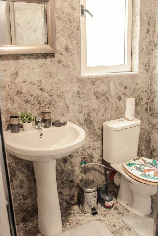 ofrojme apartament per shitje, ne qender tirane, rruga e barrikadave