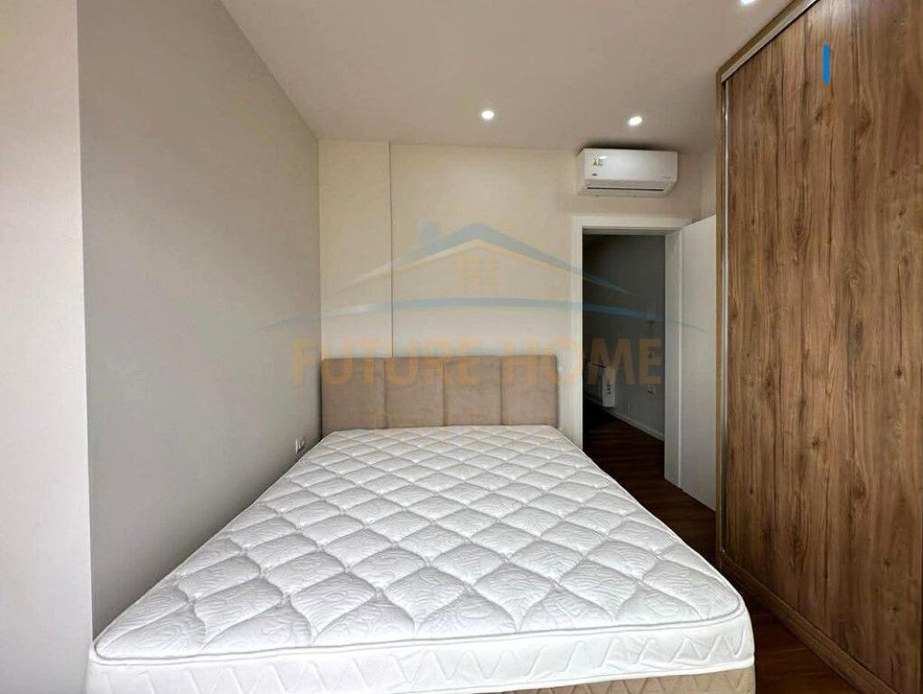 Apartament 1+1+Post Parkimi, per Qera, Pazari i Ri, Tirane
