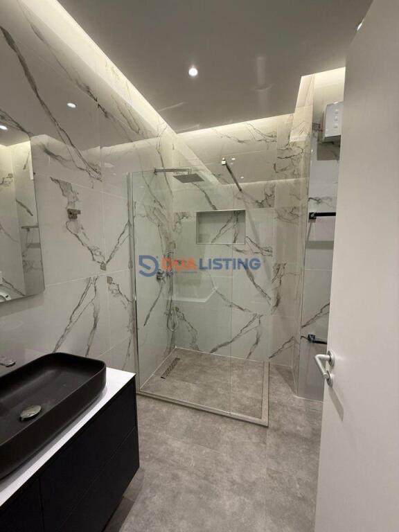 Qera – Apartament Premium 1+1 + 🅿️ Parkim i Përfshirë 📍 Zogu i Zi, përballë Ring Center