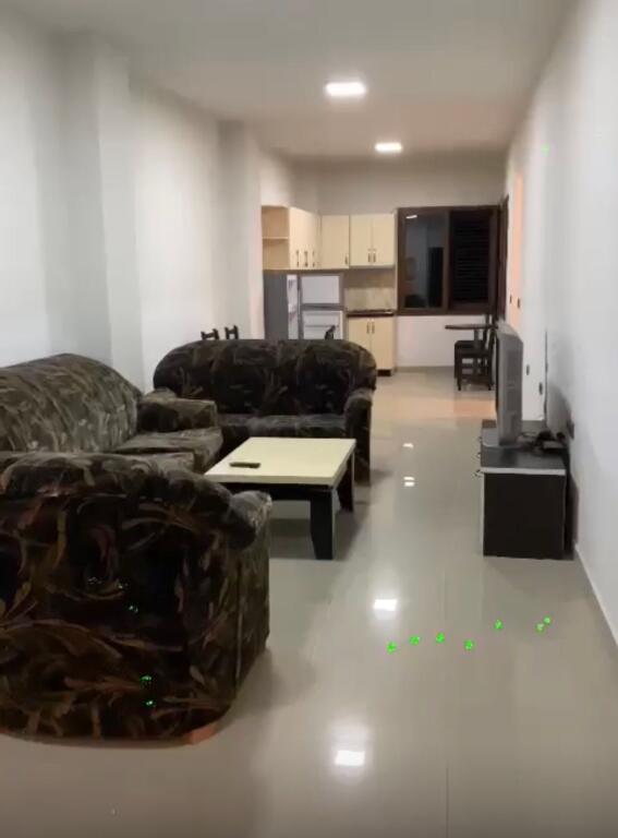 Jepet me qira 2+1 shpi private Laprake 400 mije leke