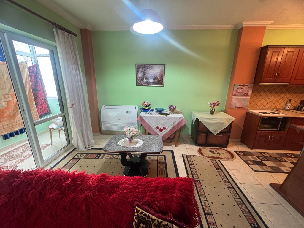 Apartment 2+1 for sale – Neighborhood 10, near the Road Transport Directorate, Korçë