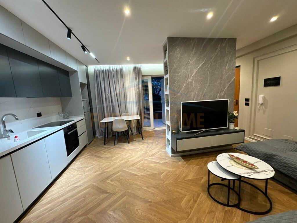 Shitet Apartament 1+1 Kodra Diellit 1 .
