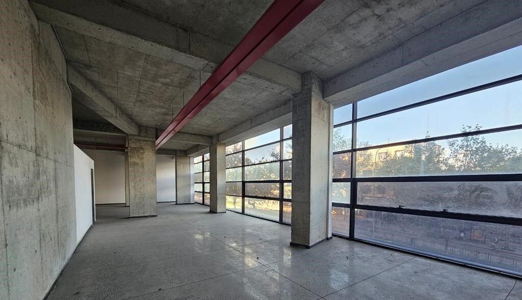 Edificio di 10 piani in affitto in Rruga e Kavajës – 4 500 m² di costruzione