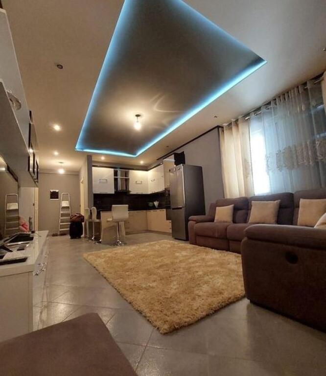 SHITET APARTAMENT 2+1+2+1 BALLKON NE ZONEN E ASTIRIT