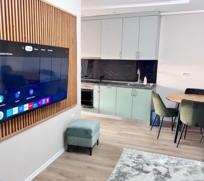 APARTAMENT ME QERA 1+1 PALLATI ME SHIGJETA 500 EURO